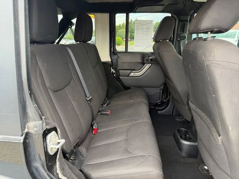Used 2015 Jeep Wrangler Unlimited Sport w/ Quick Order Package 24S AWD/4WD image 33