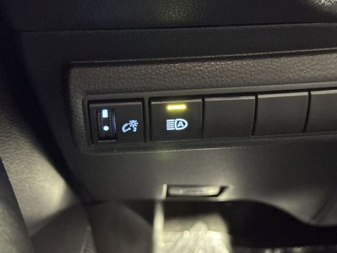 Used 2022 Toyota Corolla LE image 37