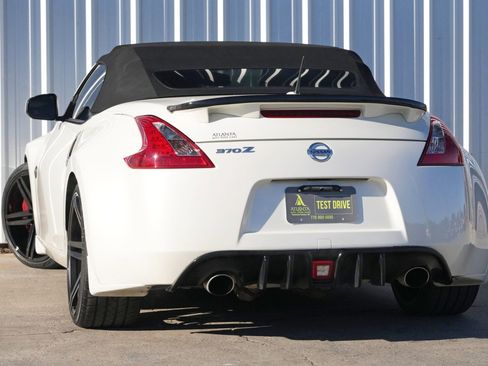 Used 2014 Nissan 370Z Touring w/ Sport Package image 5