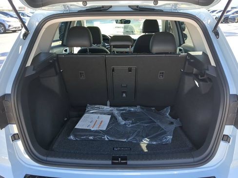 New 2026 Volkswagen Taos SE FWD image 9