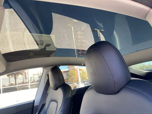 Used 2020 Tesla Model Y Long Range image 13