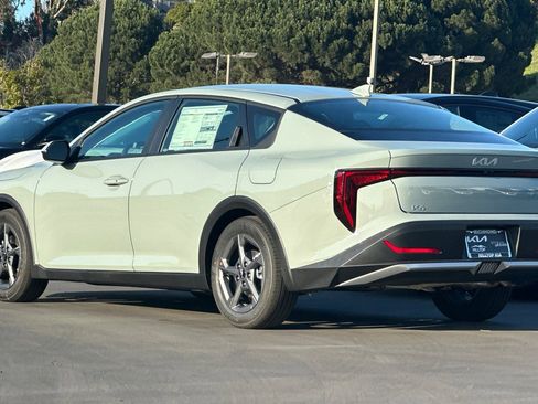 New 2026 Kia K4 LXS image 6