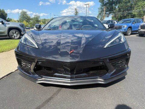 Used 2024 Chevrolet Corvette Stingray Premium Conv w/ Z51 Performance Package RWD image 2