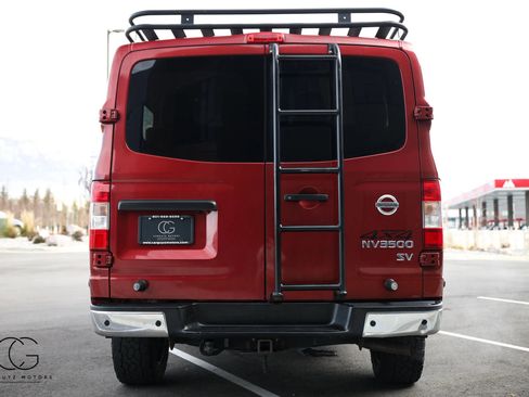 Used 2020 Nissan NV 3500 SV image 12