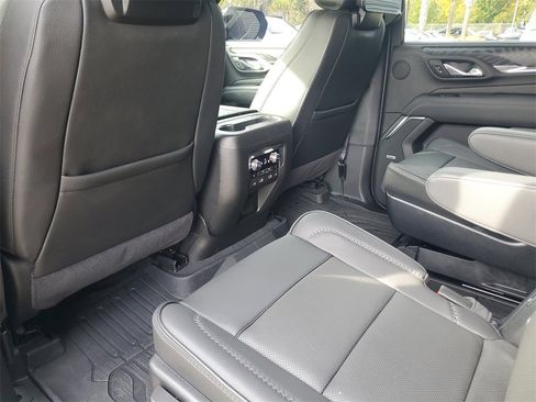 Used 2024 GMC Yukon Denali w/ Denali Reserve Package image 21