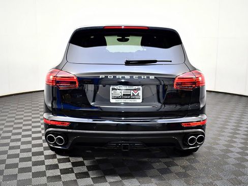 Used 2015 Porsche Cayenne S image 9