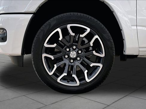 Used 2025 RAM 1500 Limited AWD/4WD image 10