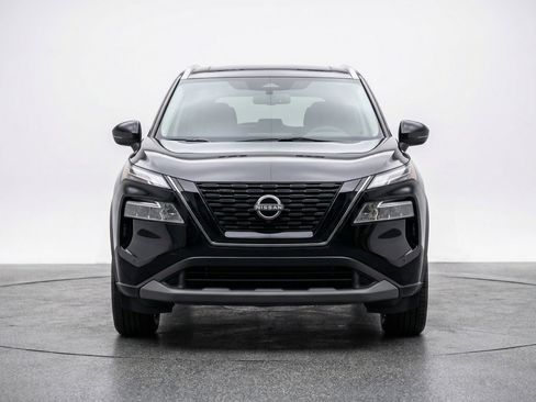 Used 2025 Nissan Rogue SV AWD/4WD image 2