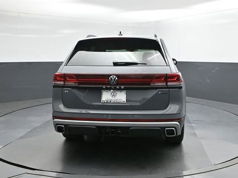 New 2026 Volkswagen Atlas Peak Edition image 8