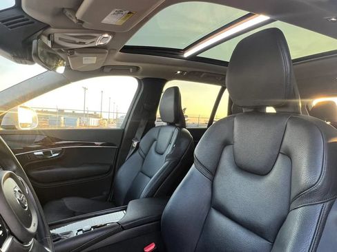 Used 2019 Volvo XC90 T6 Momentum AWD/4WD image 9