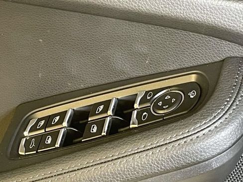 Certified 2026 Porsche Macan AWD/4WD image 40