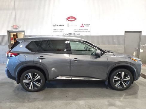 Used 2021 Nissan Rogue SL AWD/4WD image 2
