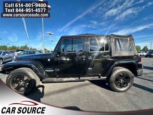 Used 2012 Jeep Wrangler Unlimited Sahara AWD/4WD image 3