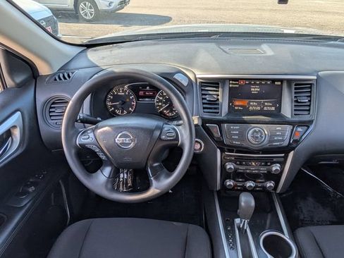 Used 2020 Nissan Pathfinder S FWD image 16
