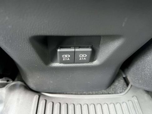 Used 2021 Toyota RAV4 XLE w/ Convenience Package AWD/4WD image 12