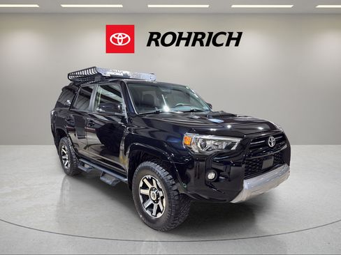 Used 2023 Toyota 4Runner TRD Off-Road Premium w/ Off Road Premium Plus Package AWD/4WD image 4
