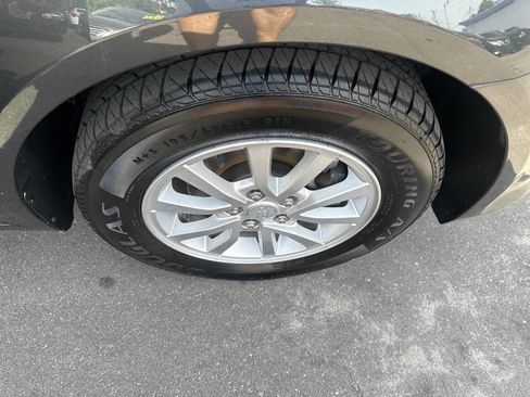 Used 2019 Chevrolet Sonic LT w/ Convenience Package image 13