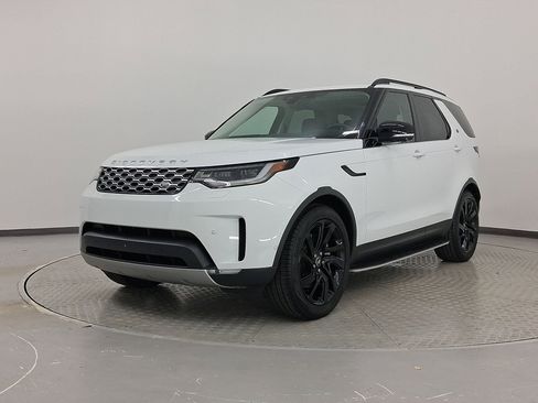 New 2025 Land Rover Discovery S image 1