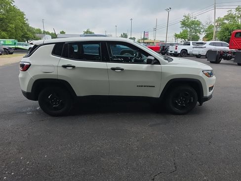 Used 2021 Jeep Compass Sport FWD image 4