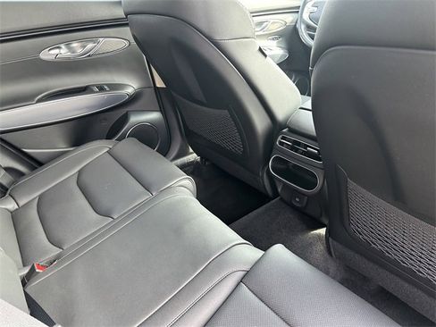 Used 2022 Genesis GV70 2.5T w/ Select Package image 39