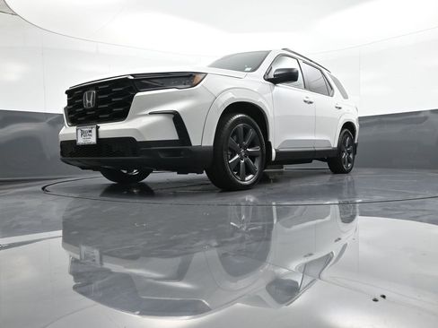 Certified 2023 Honda Pilot Sport image 25