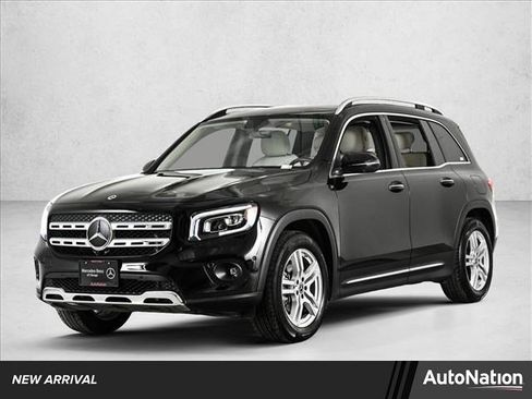 Certified 2023 Mercedes-Benz GLB 250 4MATIC w/ Premium Package image 1