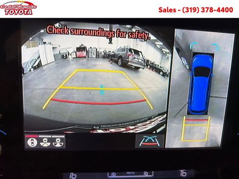 Certified 2021 Toyota Sienna Platinum image 23