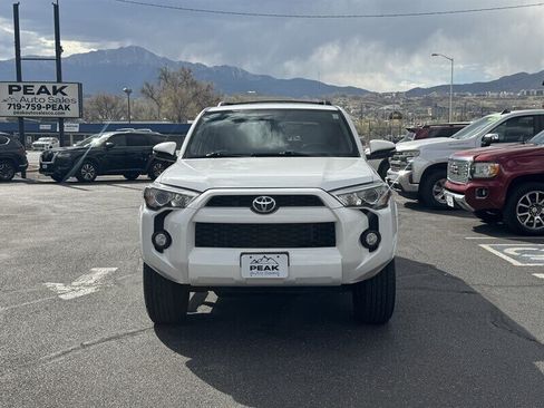 Used 2019 Toyota 4Runner SR5 Premium AWD/4WD image 2