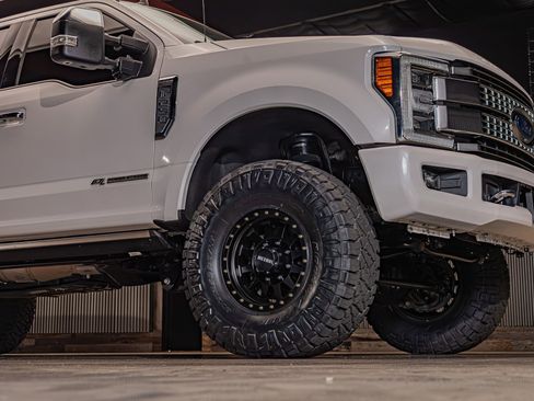 Used 2019 Ford F250 Platinum w/ Platinum Ultimate Package AWD/4WD image 16