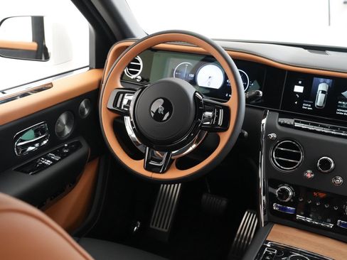 New 2026 Rolls-Royce Cullinan AWD/4WD image 28