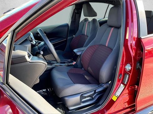 Used 2025 Toyota Corolla SE image 24