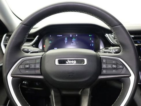 Used 2023 Jeep Grand Cherokee 4WD 4xe image 17