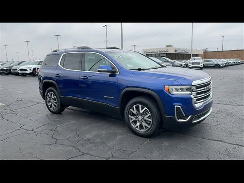 Used 2023 GMC Acadia SLE w/ Driver Convenience Package image 2