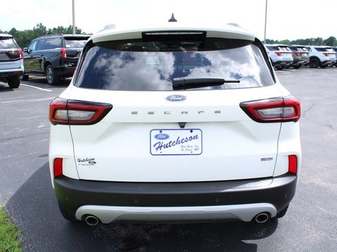 Used 2024 Ford Escape SE FWD image 6