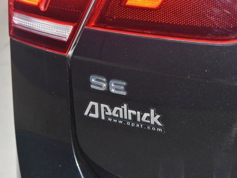 Used 2024 Volkswagen Tiguan SE R-Line image 28