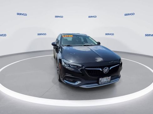 Used 2018 Buick Regal Essence w/ Driver Confidence Package #1 AWD/4WD image 2