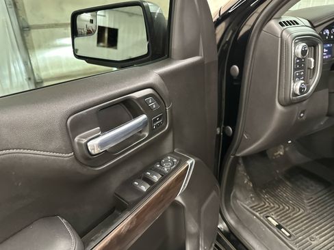 Used 2020 GMC Sierra 1500 SLT image 18