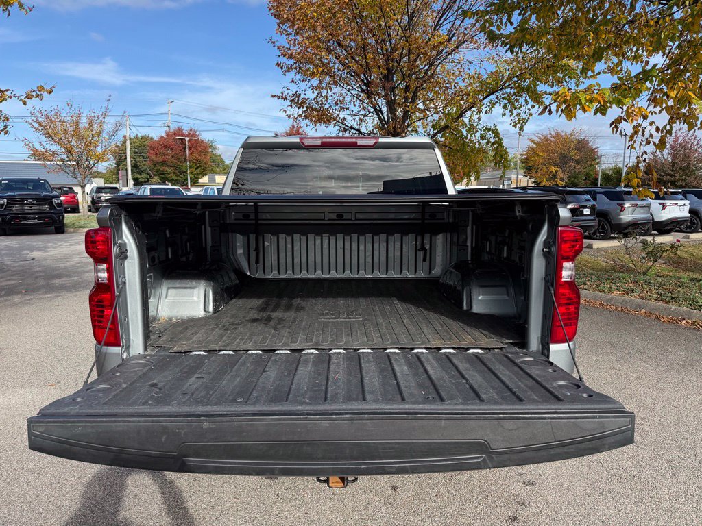 Used 2023 Chevrolet Silverado 1500 LT AWD/4WD image 10