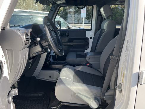 Used 2009 Jeep Wrangler X image 11