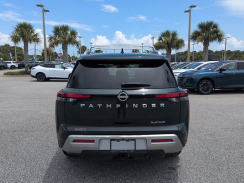 Certified 2025 Nissan Pathfinder Platinum FWD image 5