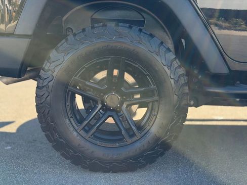 Used 2018 Jeep Wrangler Unlimited Sport S image 6