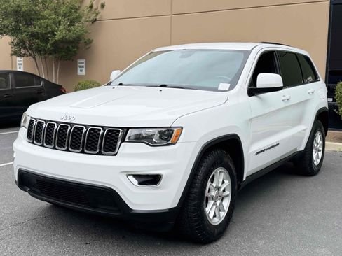Used 2020 Jeep Grand Cherokee Laredo image 7
