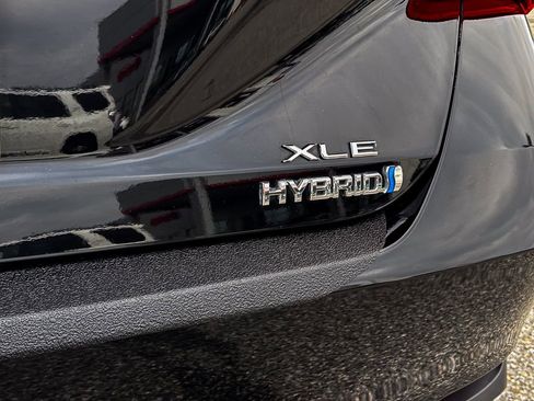 Used 2020 Toyota Avalon XLE image 12