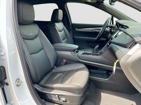 New 2026 Cadillac XT5 Luxury w/ LPO, Floor Liner Package AWD/4WD image 34
