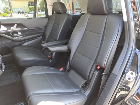 Used 2023 Mercedes-Benz GLS 450 4MATIC image 16