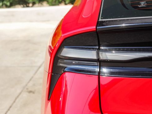 Used 2024 Toyota Prius Prime SE image 7