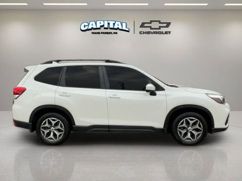 Used 2019 Subaru Forester Premium image 6