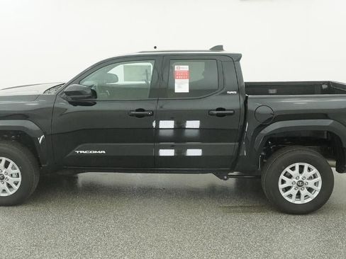 New 2026 Toyota Tacoma SR5 image 3