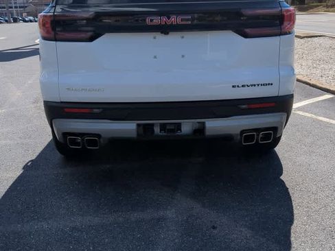Used 2025 GMC Acadia Elevation image 4