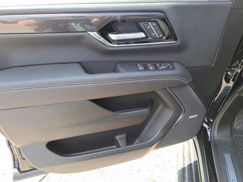 New 2026 GMC Yukon XL Elevation image 15